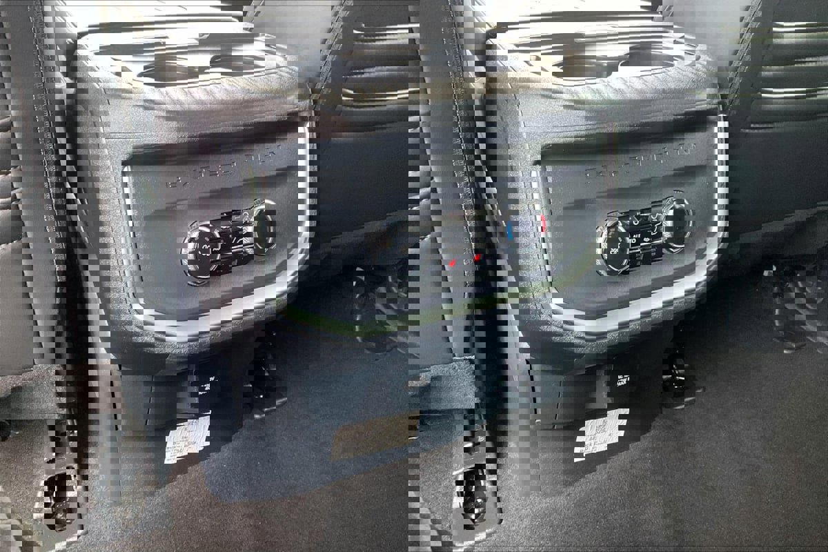 Used 2025 Ford Expedition Max Platinum image 30