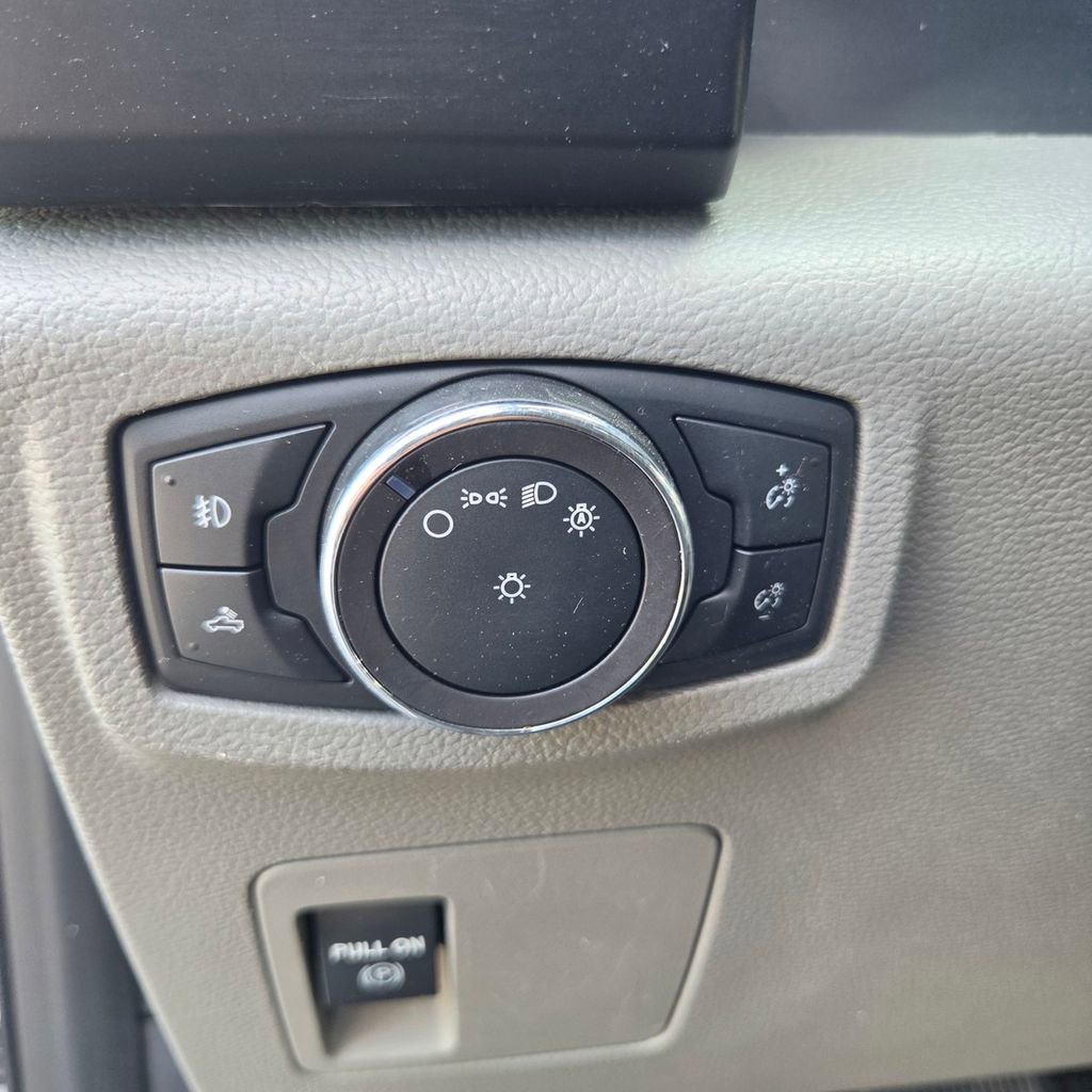 Used 2019 Ford F150 XL w/ Equipment Group 101A Mid AWD/4WD image 12