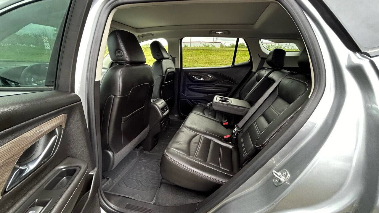 Used 2024 GMC Terrain Denali w/ Denali Premium Package image 9