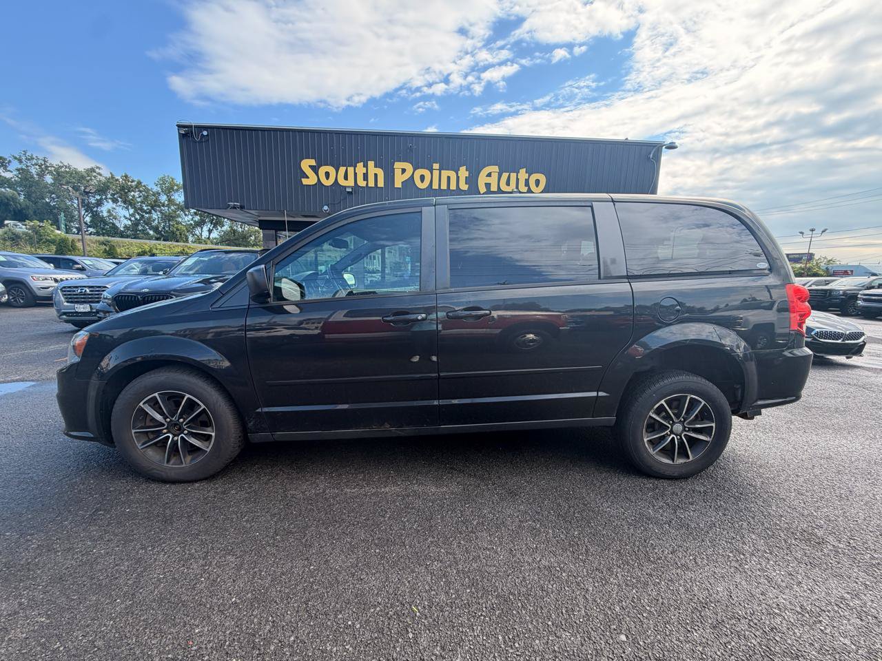 Used 2015 Dodge Grand Caravan SE w/ Quick Order Package 29E SE FWD image 9