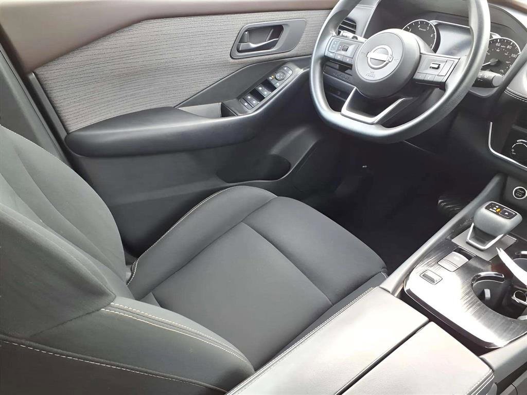 Used 2023 Nissan Rogue S image 9