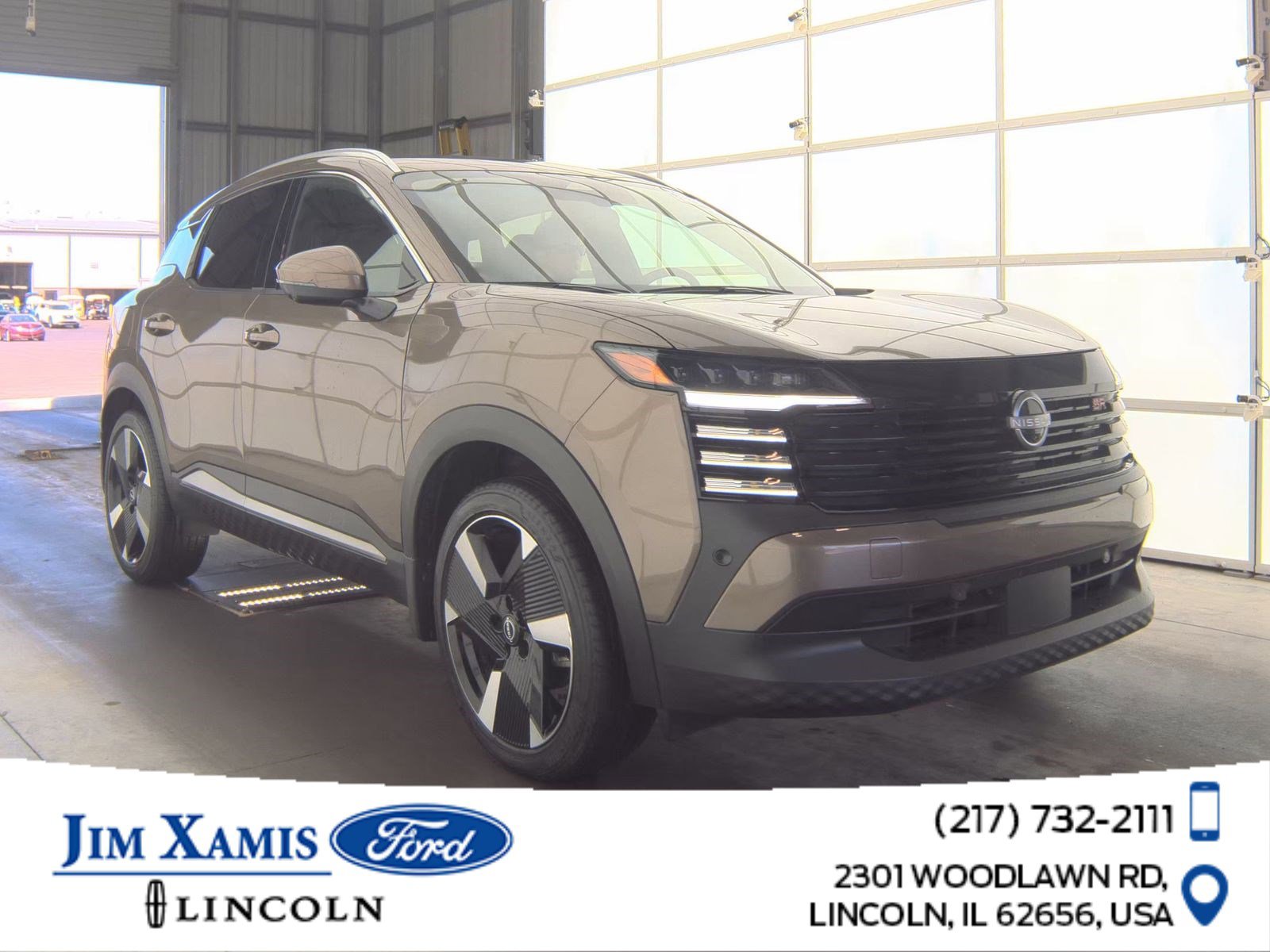 Used 2025 Nissan Kicks SR AWD/4WD image 1