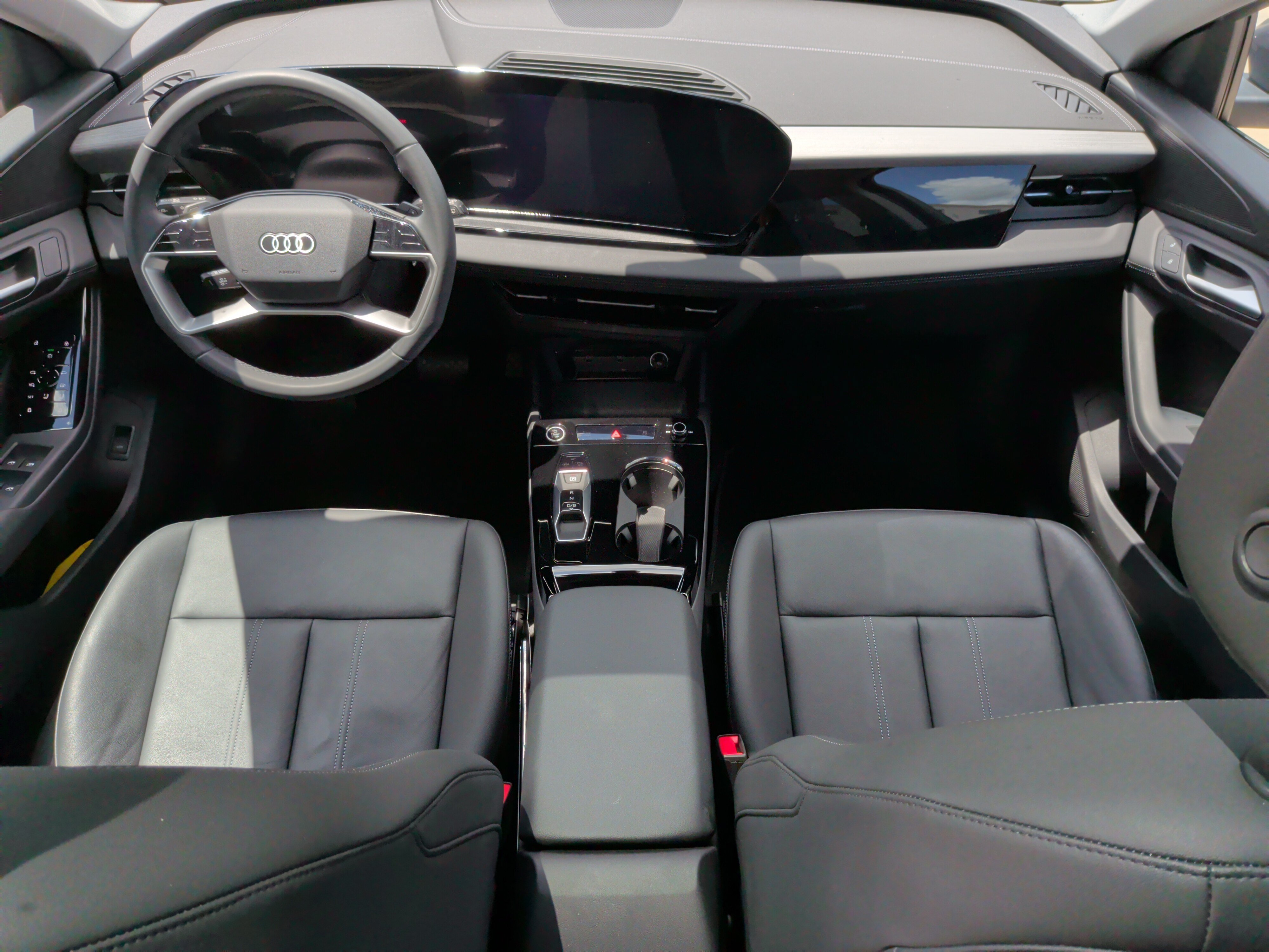 Used 2025 Audi Q6 e-tron Premium w/ Convenience Package RWD image 30