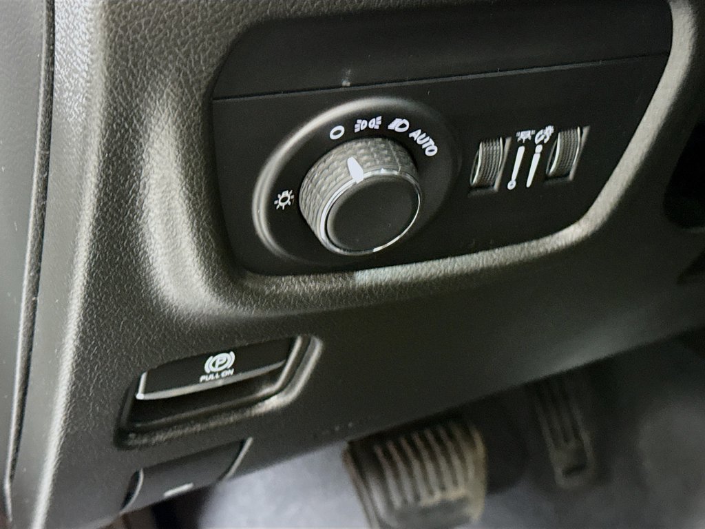 Used 2023 Jeep Grand Cherokee Altitude AWD/4WD image 19