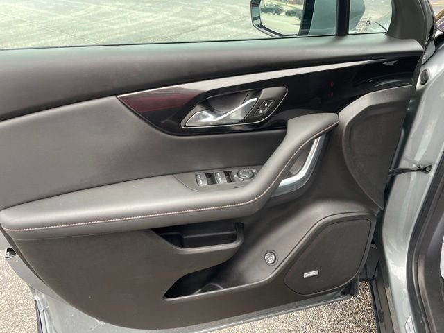 Used 2023 Chevrolet Blazer Premier image 9