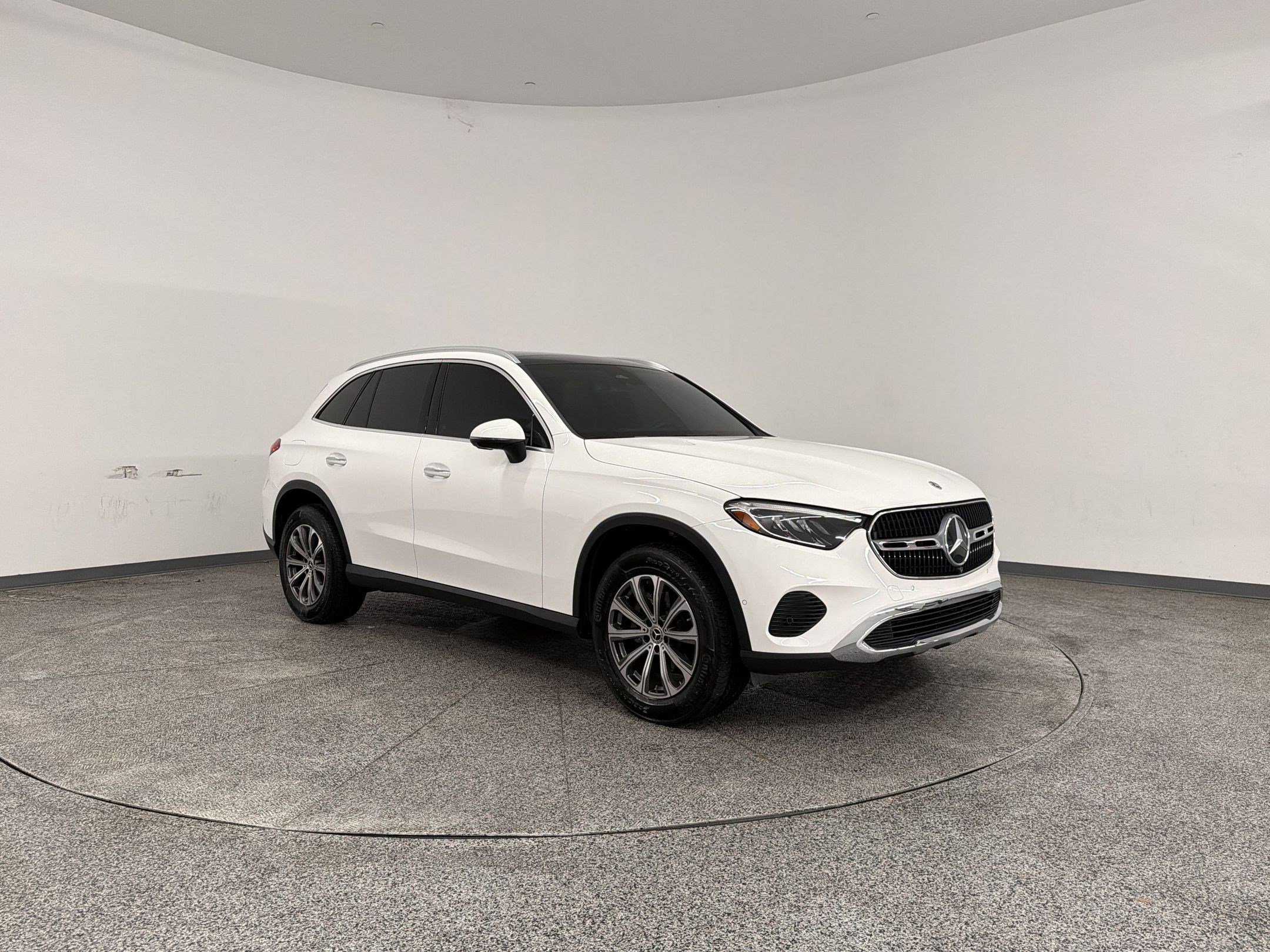 Used 2024 Mercedes-Benz GLC 300 image 7