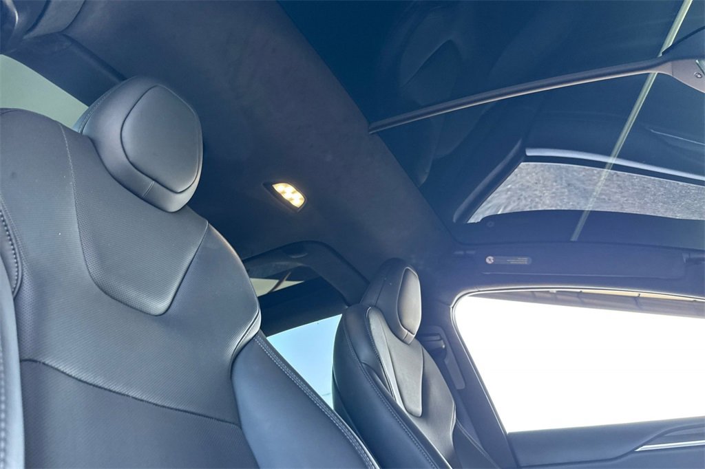 Used 2024 Tesla Model X image 15
