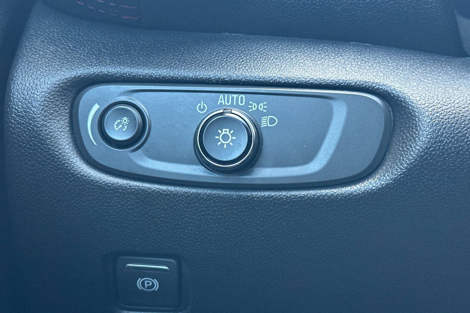 Used 2025 Chevrolet Blazer RS image 44