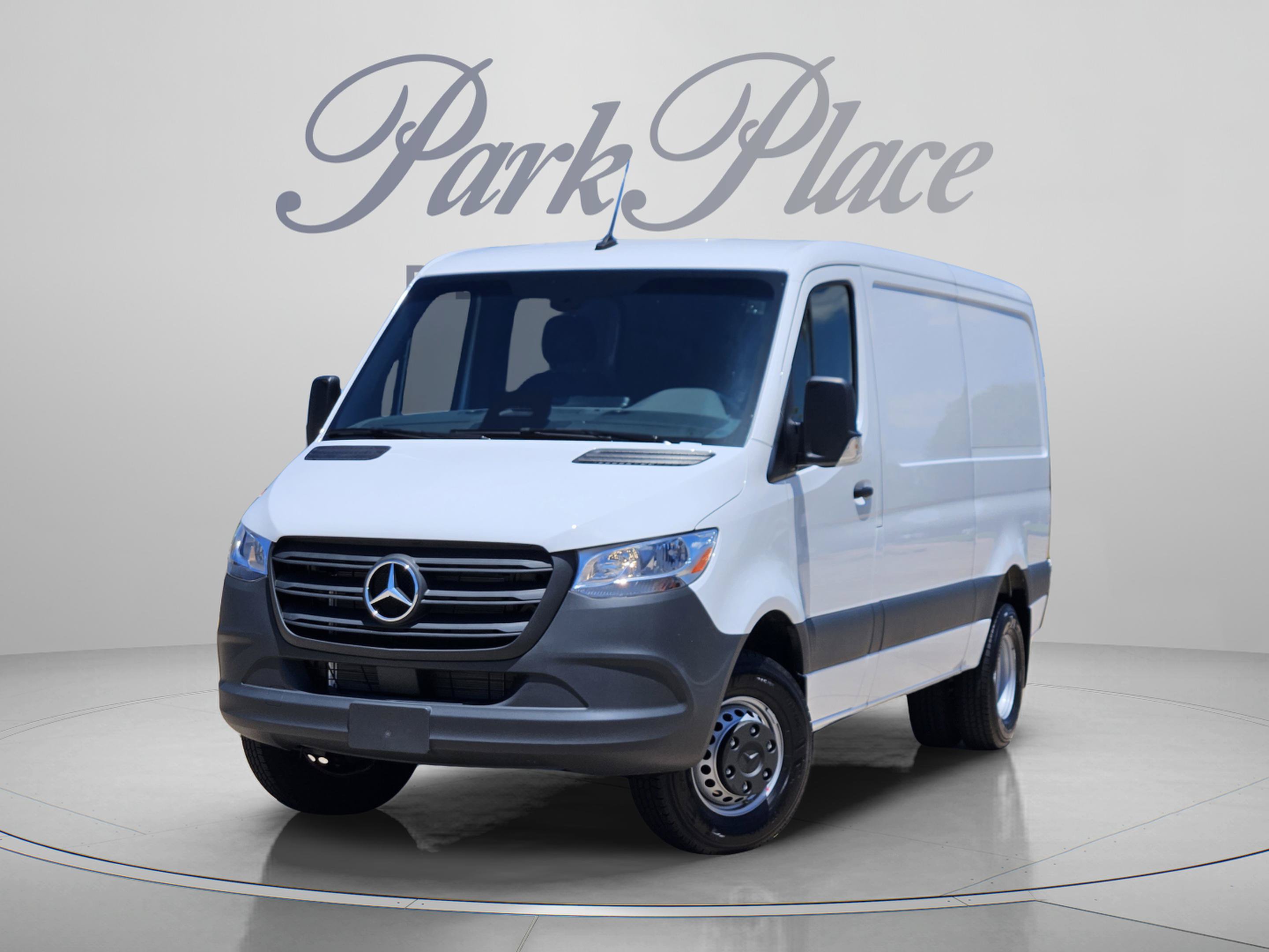 Used 2026 Mercedes-Benz Sprinter 4500 video 1