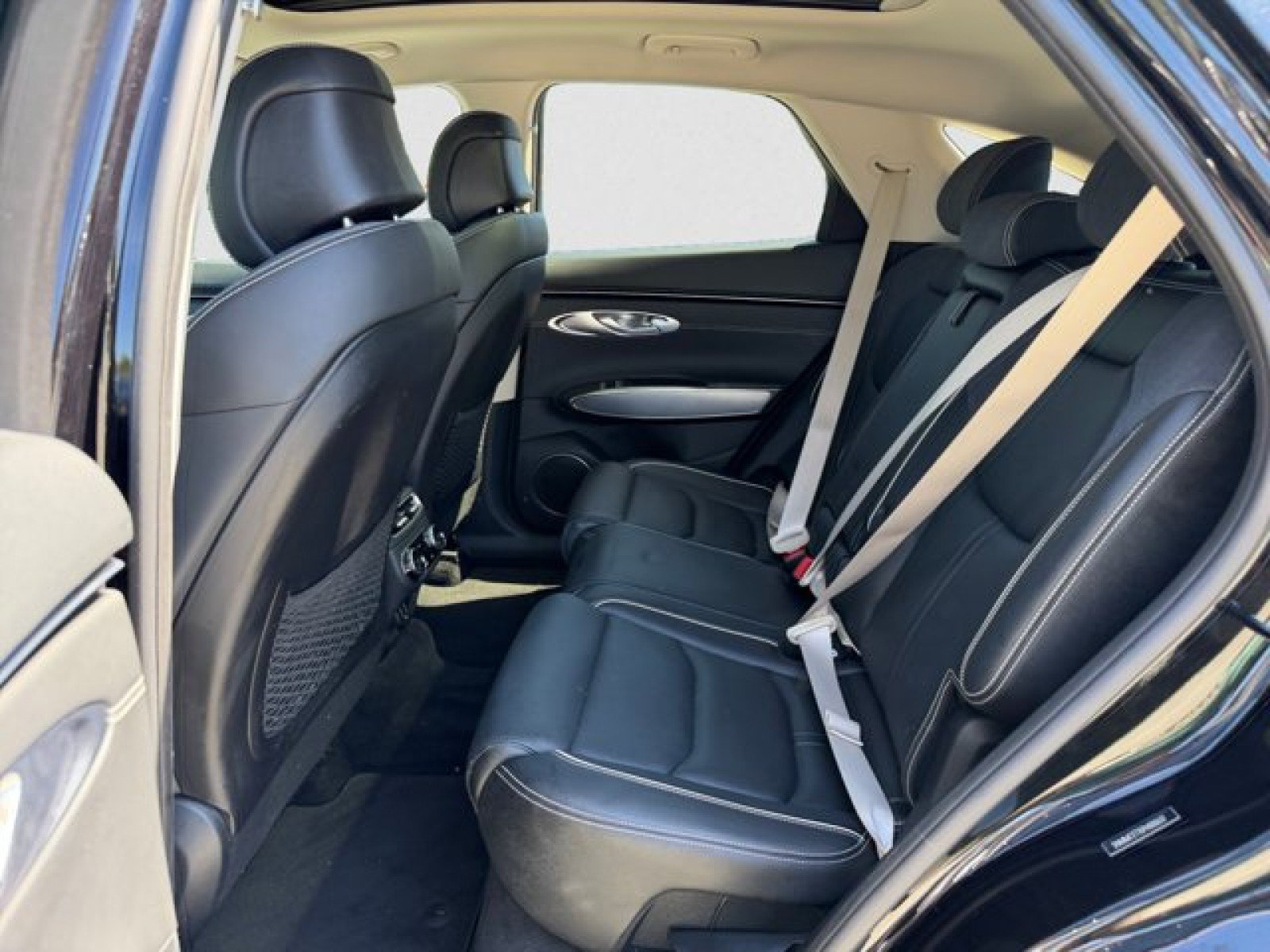 Used 2023 Genesis Electrified GV70 AWD/4WD image 18