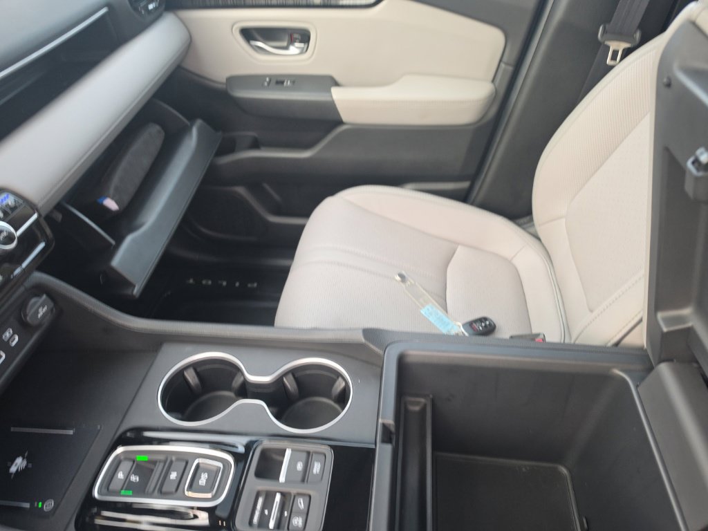 Certified 2025 Honda Pilot Elite image 25
