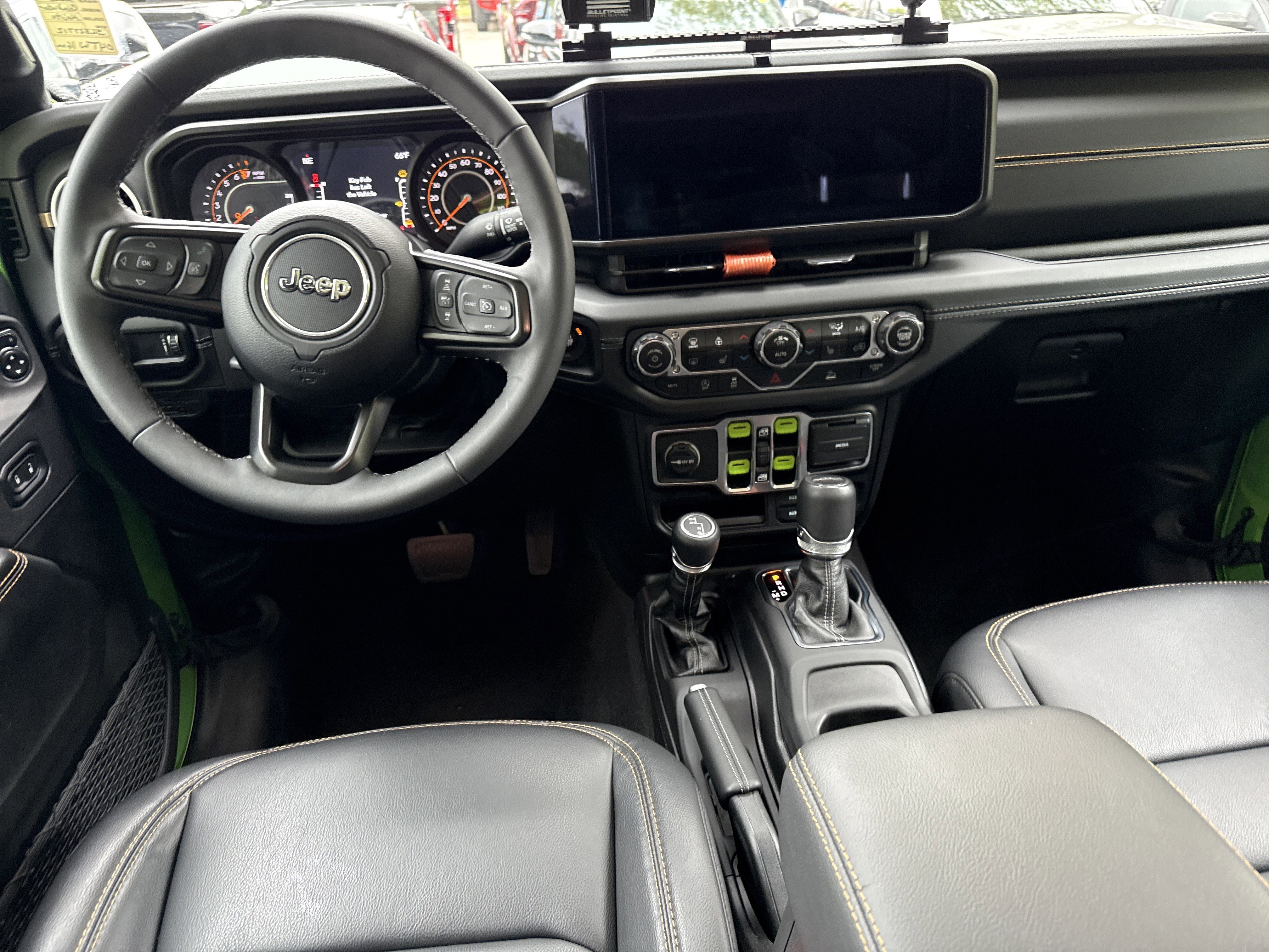Used 2025 Jeep Gladiator Sport AWD/4WD image 24