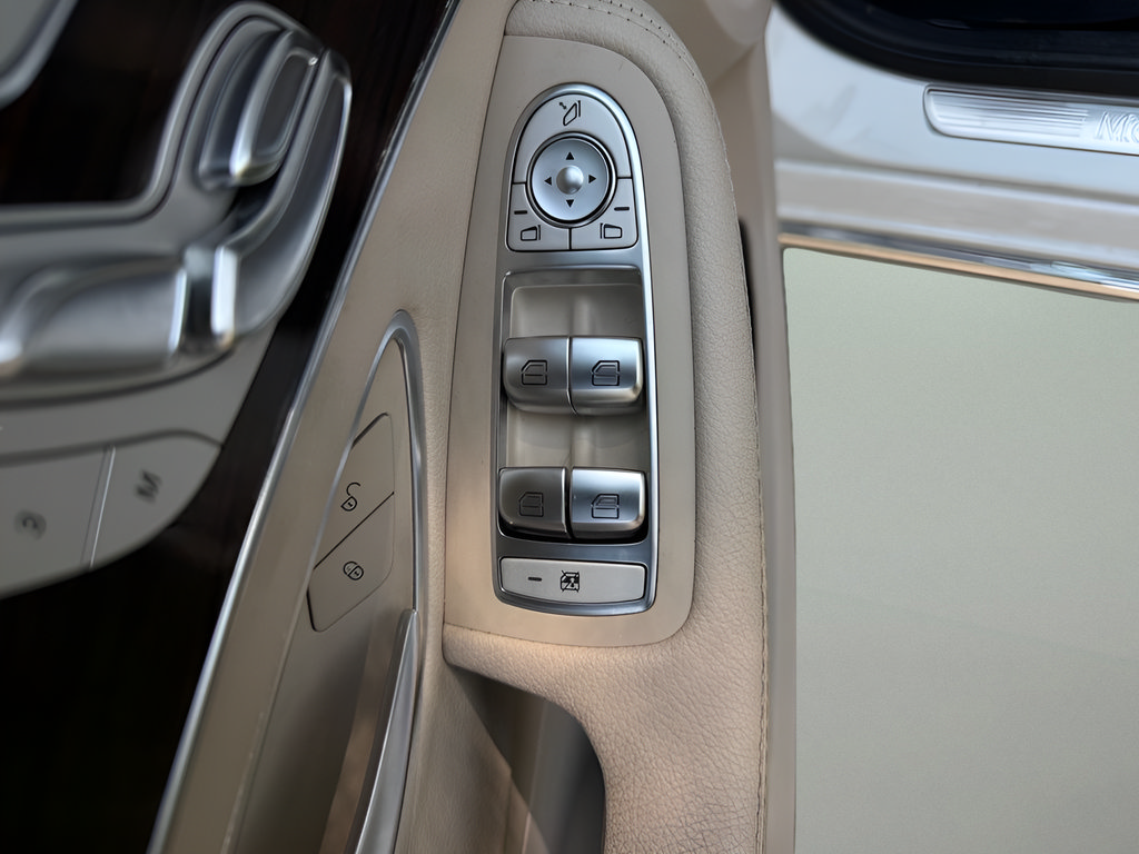 Used 2019 Mercedes-Benz C 300 Sedan image 13