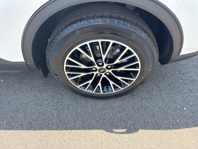 New 2025 Ford Escape SE w/ Class II Trailer Tow Package image 9