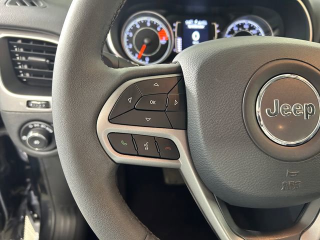 Used 2020 Jeep Cherokee Latitude Plus image 16