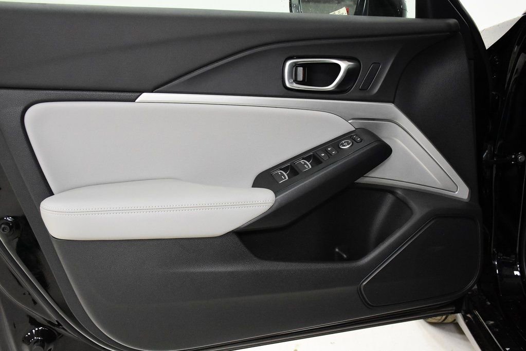 Used 2025 Acura Integra FWD image 9