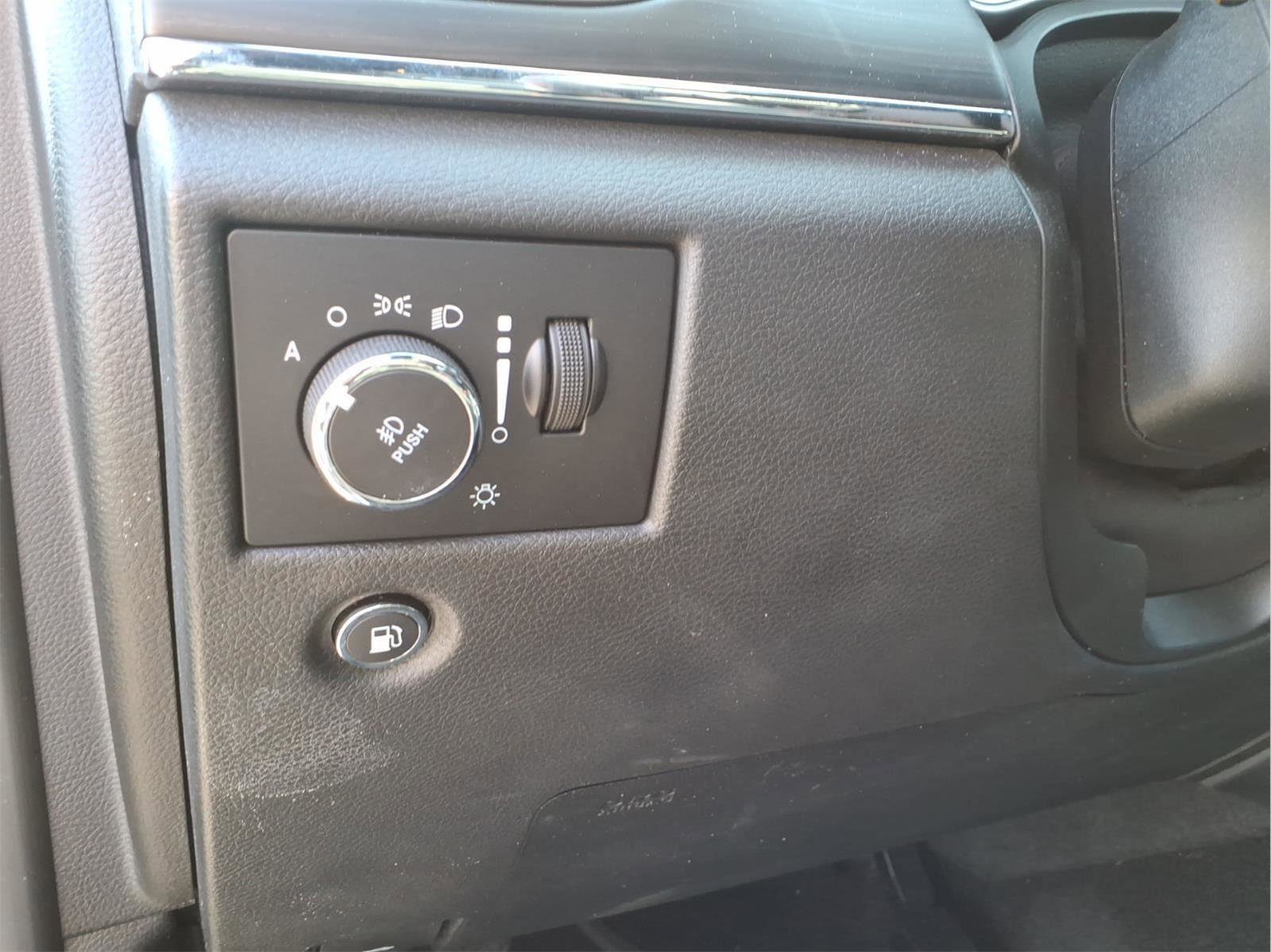 Used 2021 Jeep Grand Cherokee Limited image 16