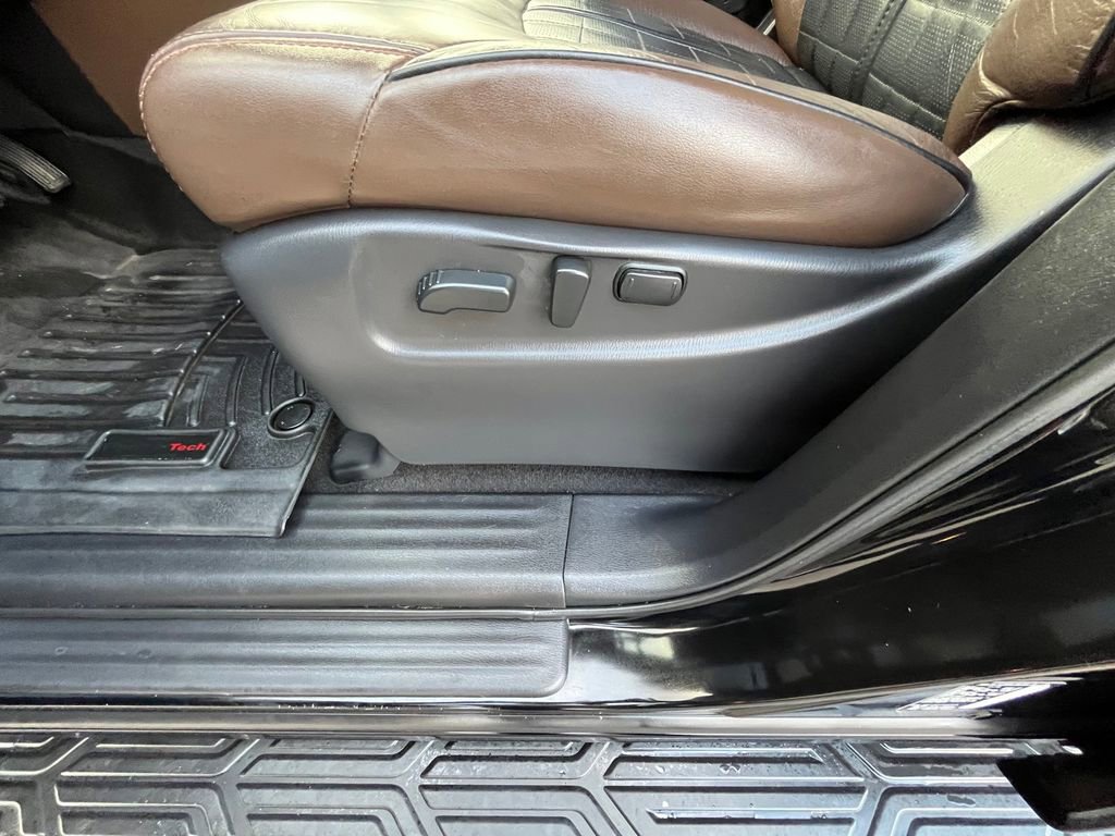 Used 2019 Nissan Armada Platinum w/ Captain's Chairs Package image 12