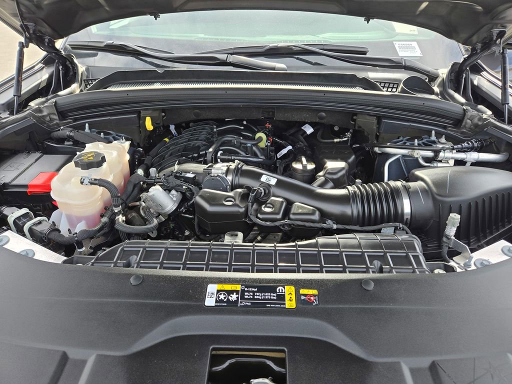 Used 2024 Jeep Grand Cherokee L Laredo image 33