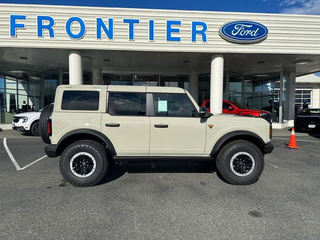 New 2025 Ford Bronco Badlands image 2