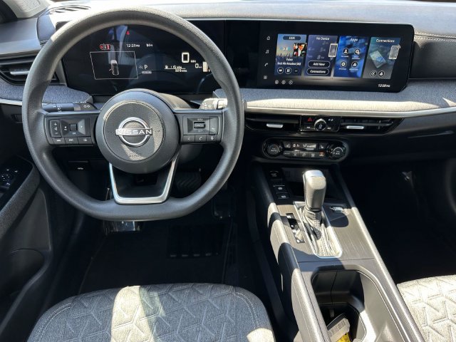 Used 2026 Nissan Kicks SV w/ Cold Weather Package FWD image 3