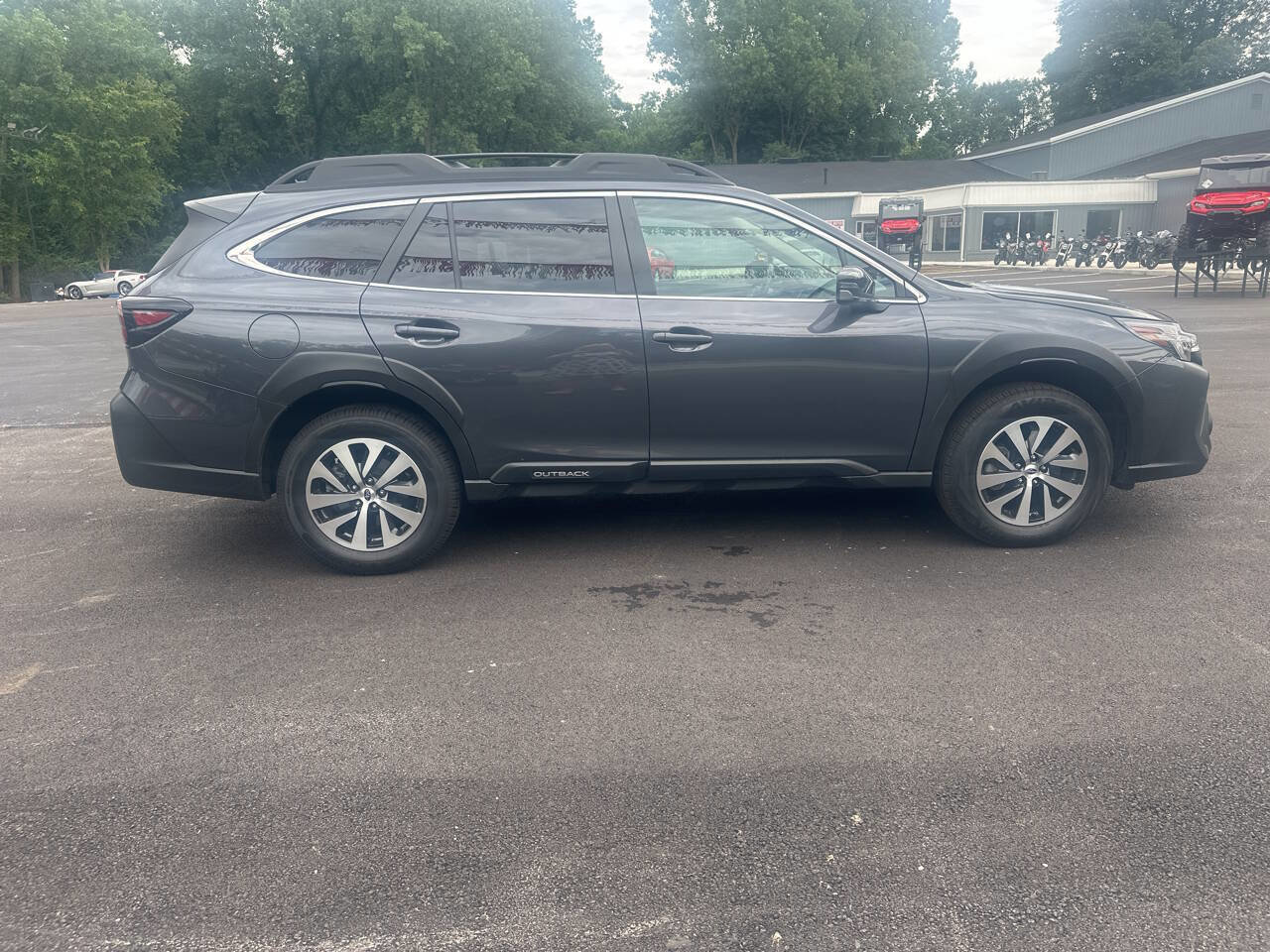 Used 2023 Subaru Outback Premium image 11