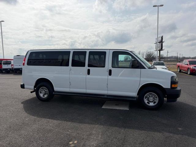Used 2022 Chevrolet Express 3500 LS RWD image 4
