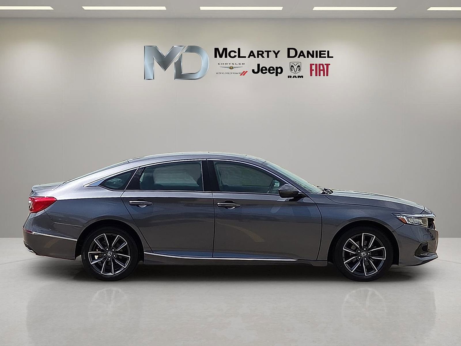 Used 2021 Honda Accord EX-L image 6