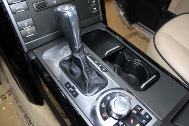 Used 2012 Land Rover Range Rover HSE image 9