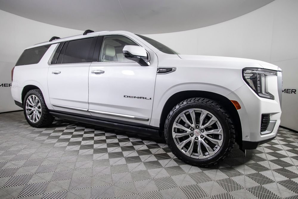 Used 2023 GMC Yukon XL Denali w/ Denali Reserve Package AWD/4WD image 2