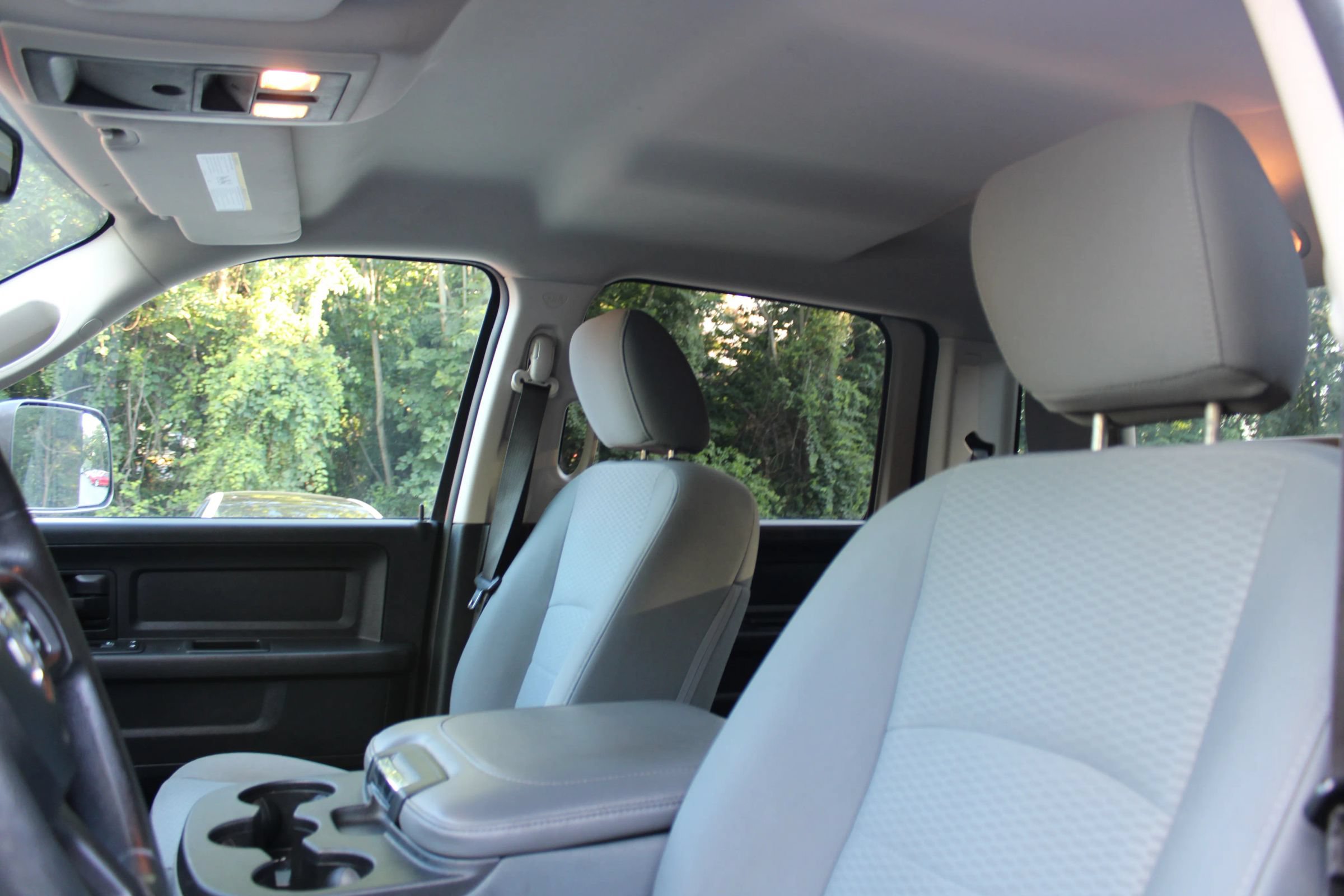 Used 2016 RAM 3500 Tradesman w/ Chrome Appearance Group RWD image 26