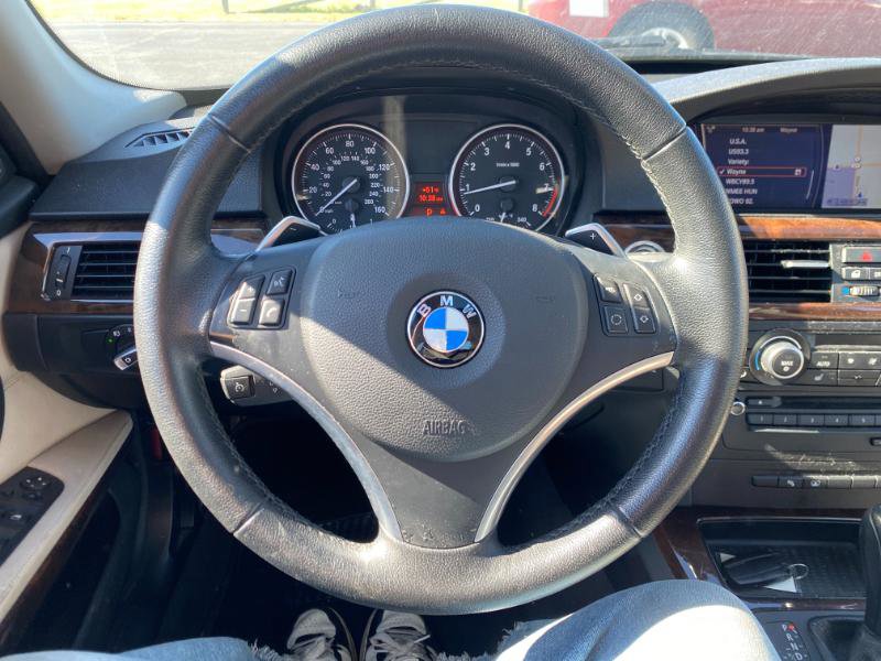 Used 2011 BMW 335i Sedan image 2