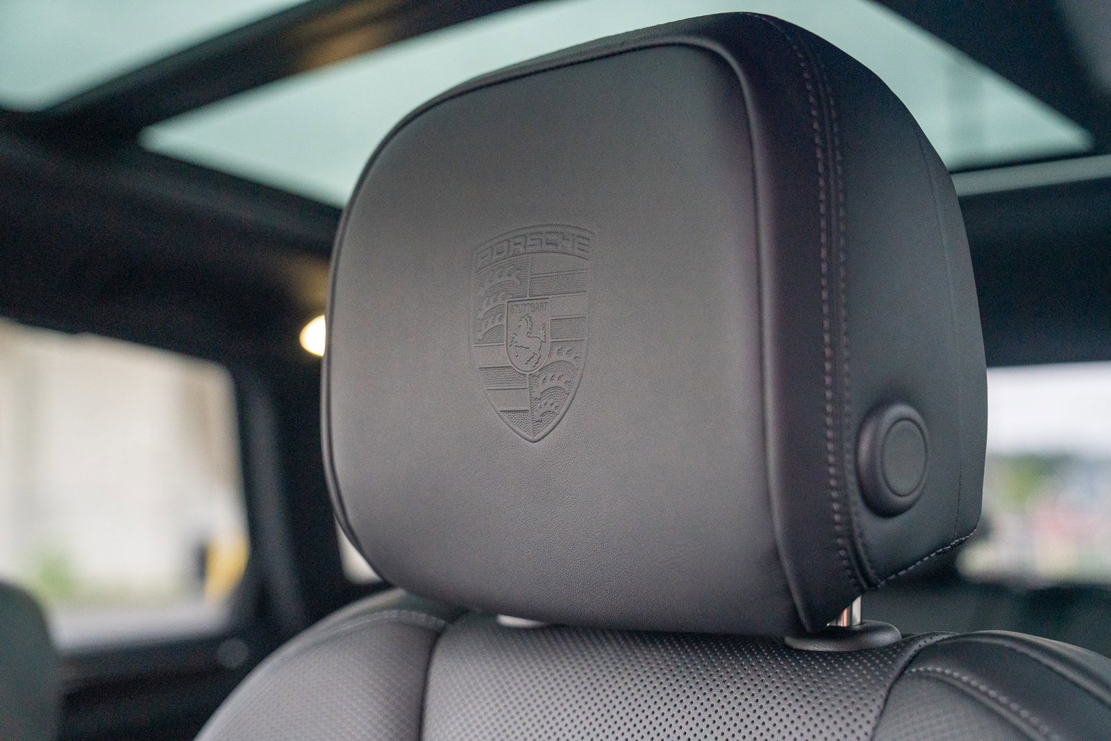 New 2026 Porsche Macan image 13