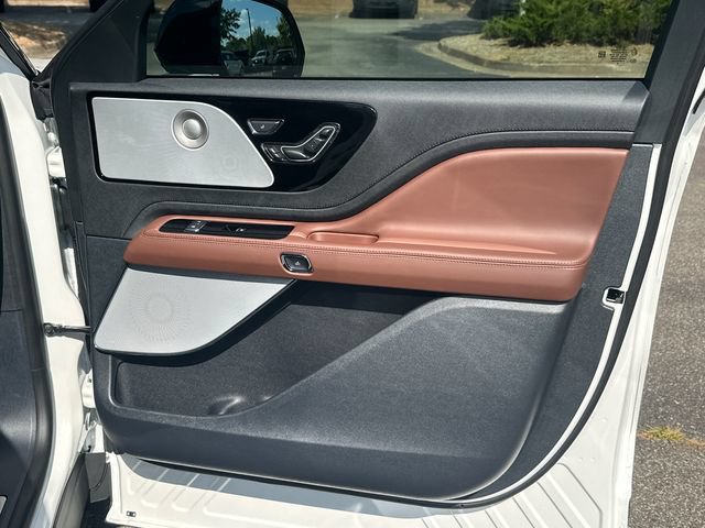 New 2026 Lincoln Aviator Reserve AWD/4WD image 17