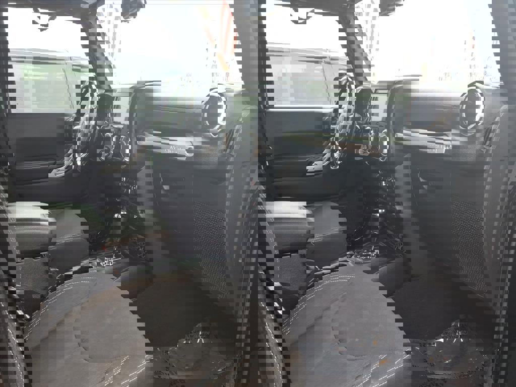 Used 2017 Jeep Wrangler Unlimited Sahara image 19