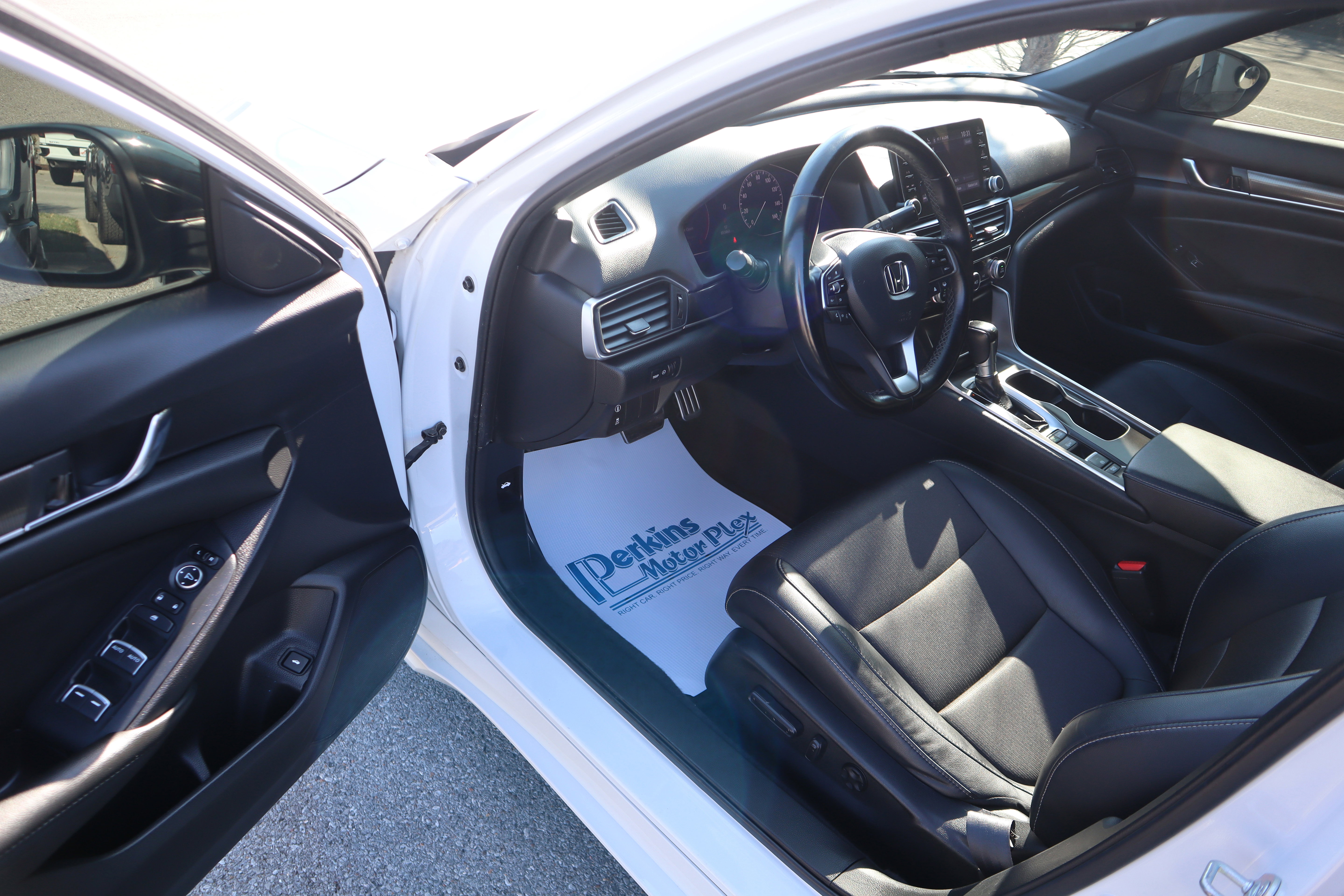 Used 2022 Honda Accord Sport image 3