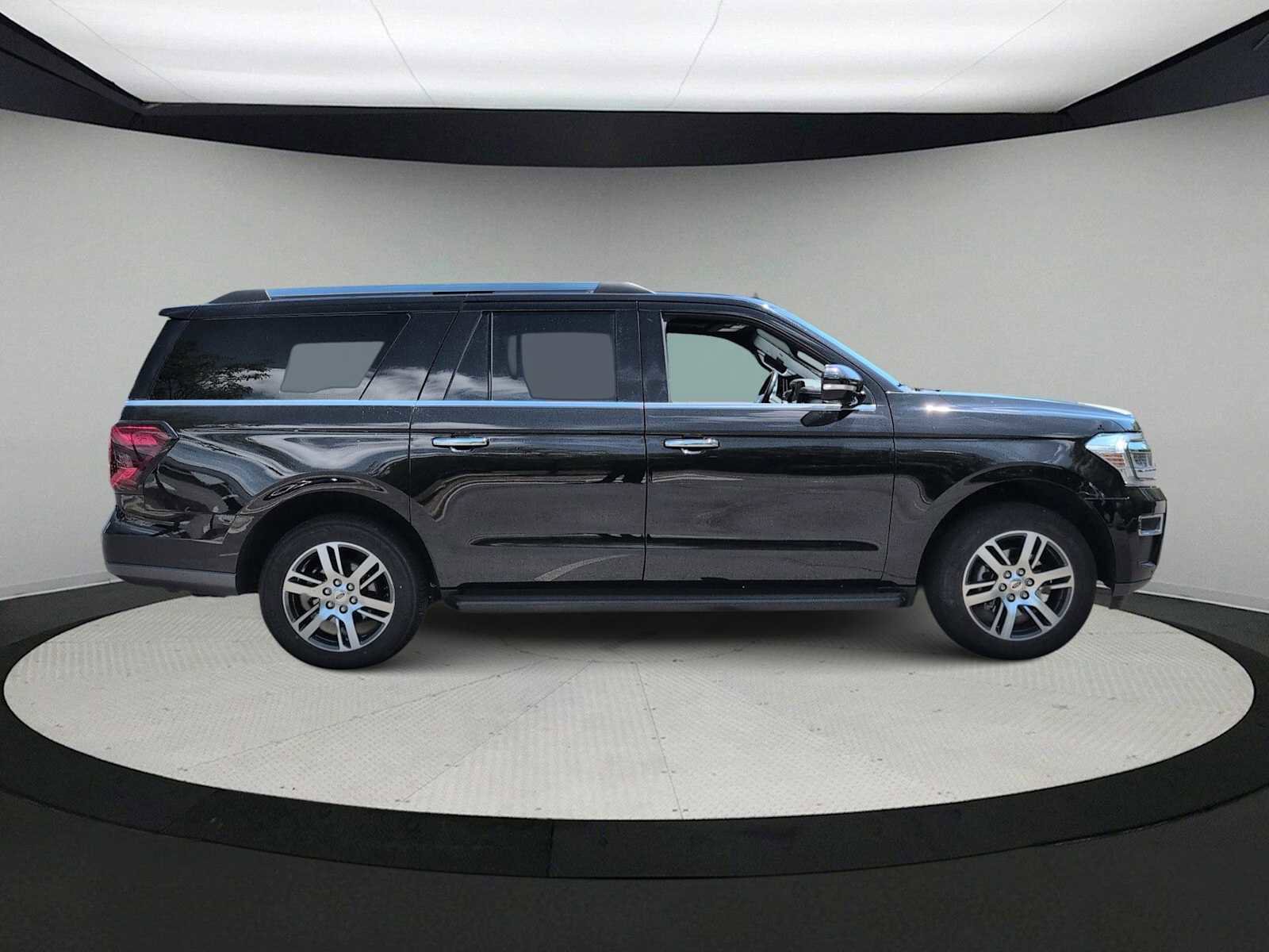 Used 2024 Ford Expedition Max Limited AWD/4WD image 9