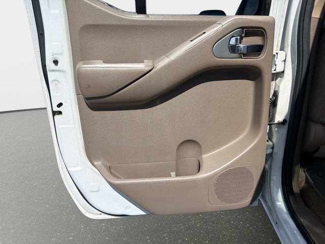 Used 2012 Nissan Frontier SV image 12