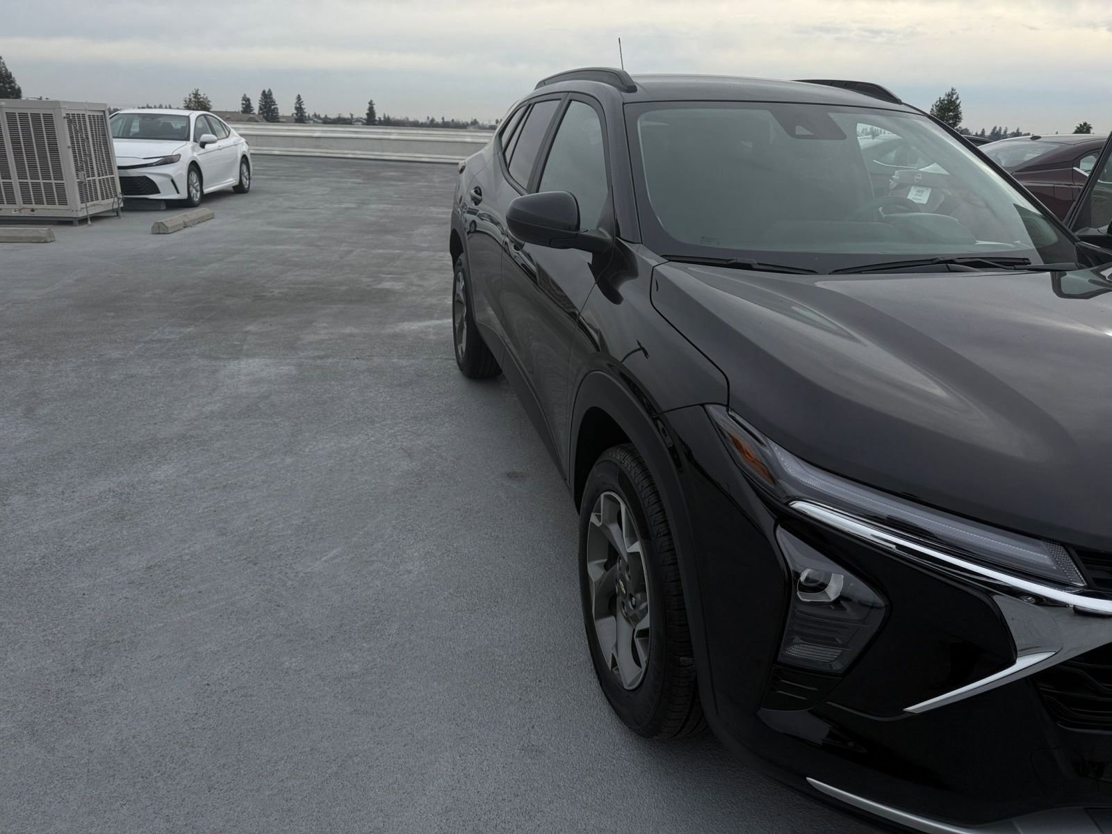 Used 2025 Chevrolet Trax LT image 3