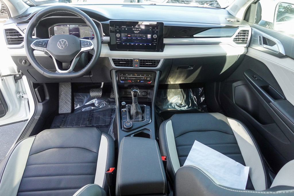 Certified 2025 Volkswagen Taos SEL image 28