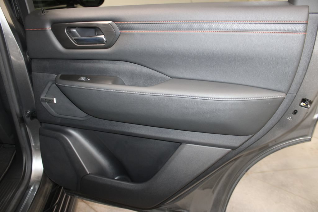 Used 2025 Nissan Armada PRO-4X AWD/4WD image 29