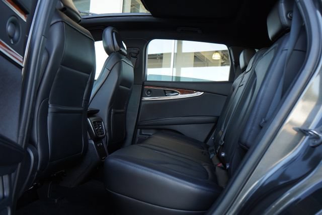 Used 2020 Lincoln Nautilus Reserve w/ Equipment Group 201A FWD image 32