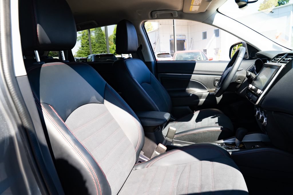 Used 2026 Mitsubishi Outlander Sport SE AWD/4WD image 23