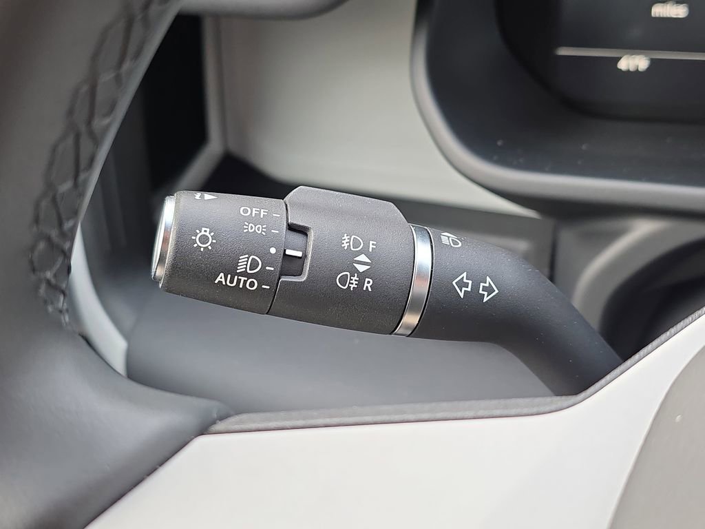 Used 2025 Land Rover Defender 110 S image 26