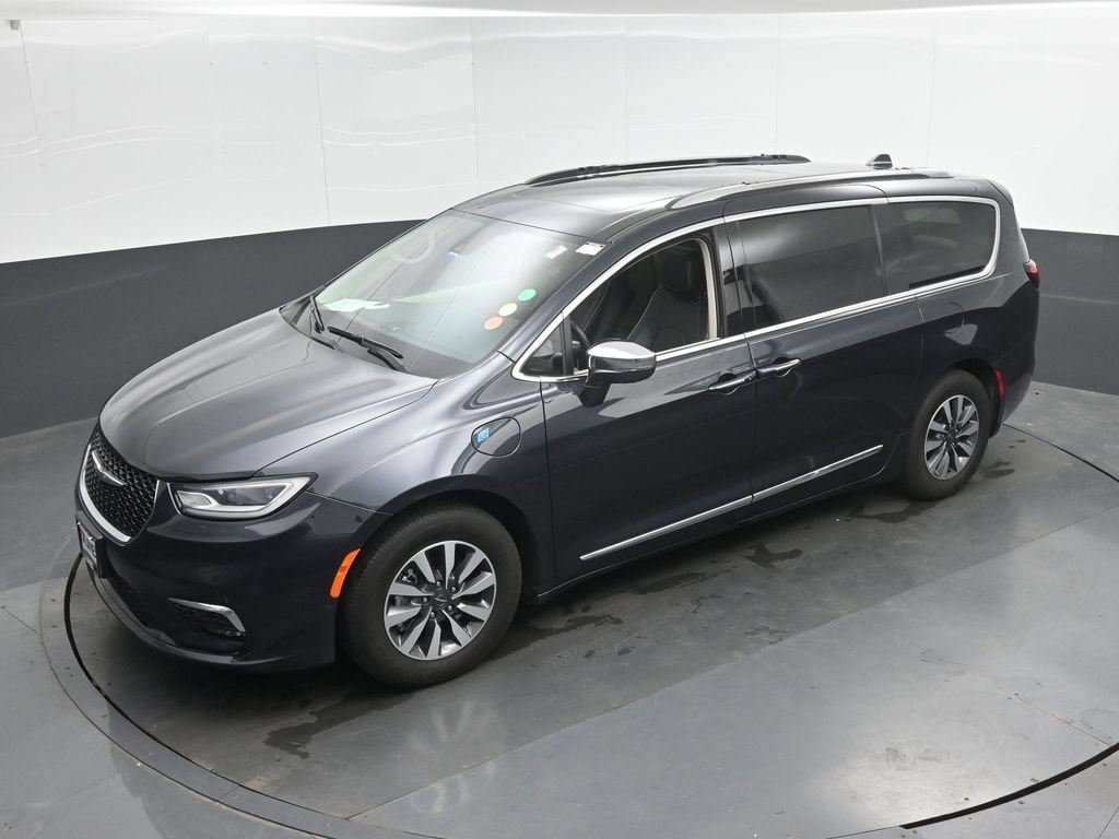 Used 2021 Chrysler Pacifica Limited w/ Premium & Safety Sphere Group FWD image 38