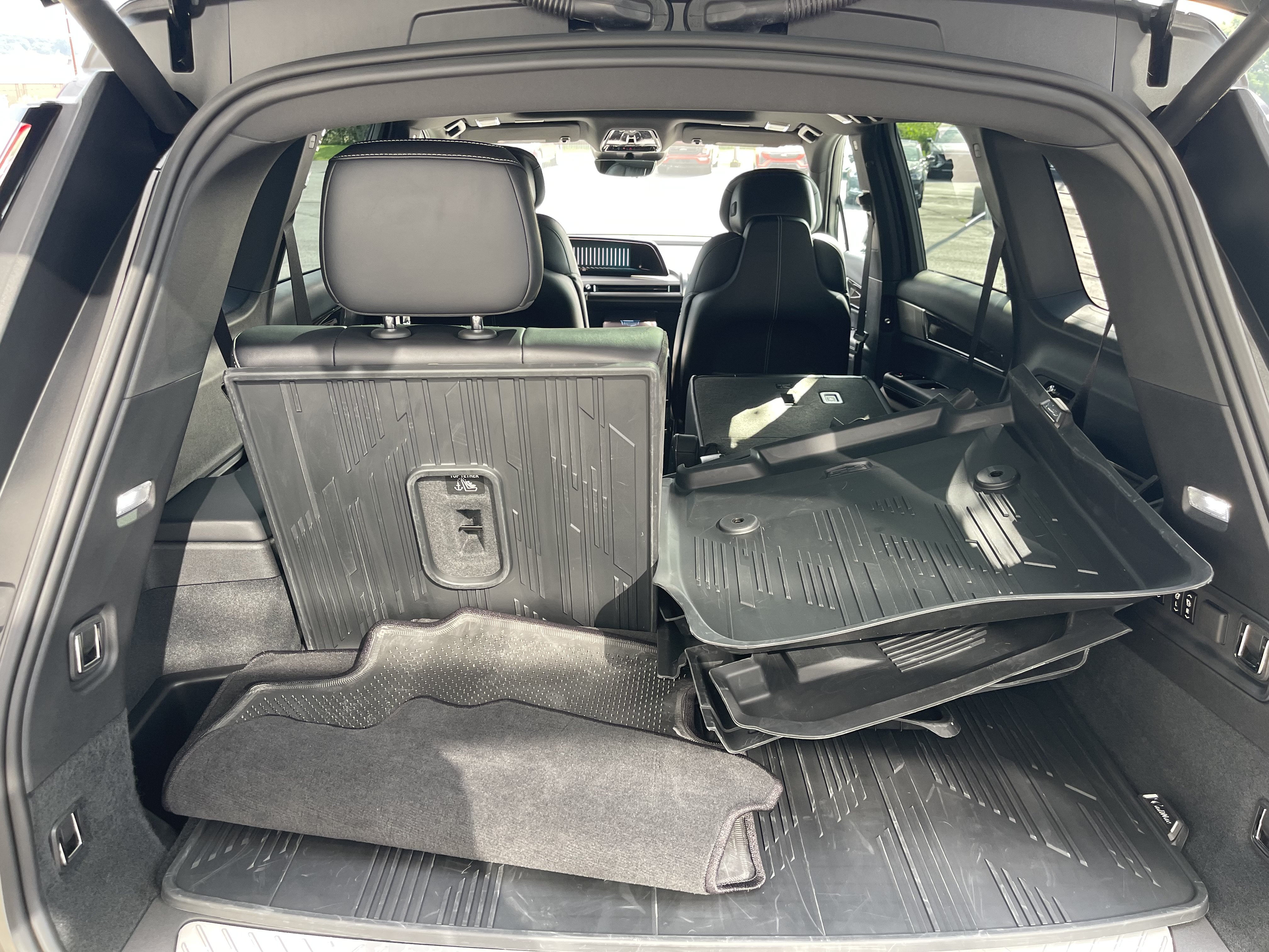Used 2026 Cadillac Vistiq Sport w/ LPO, Floor Liner Package AWD/4WD image 8