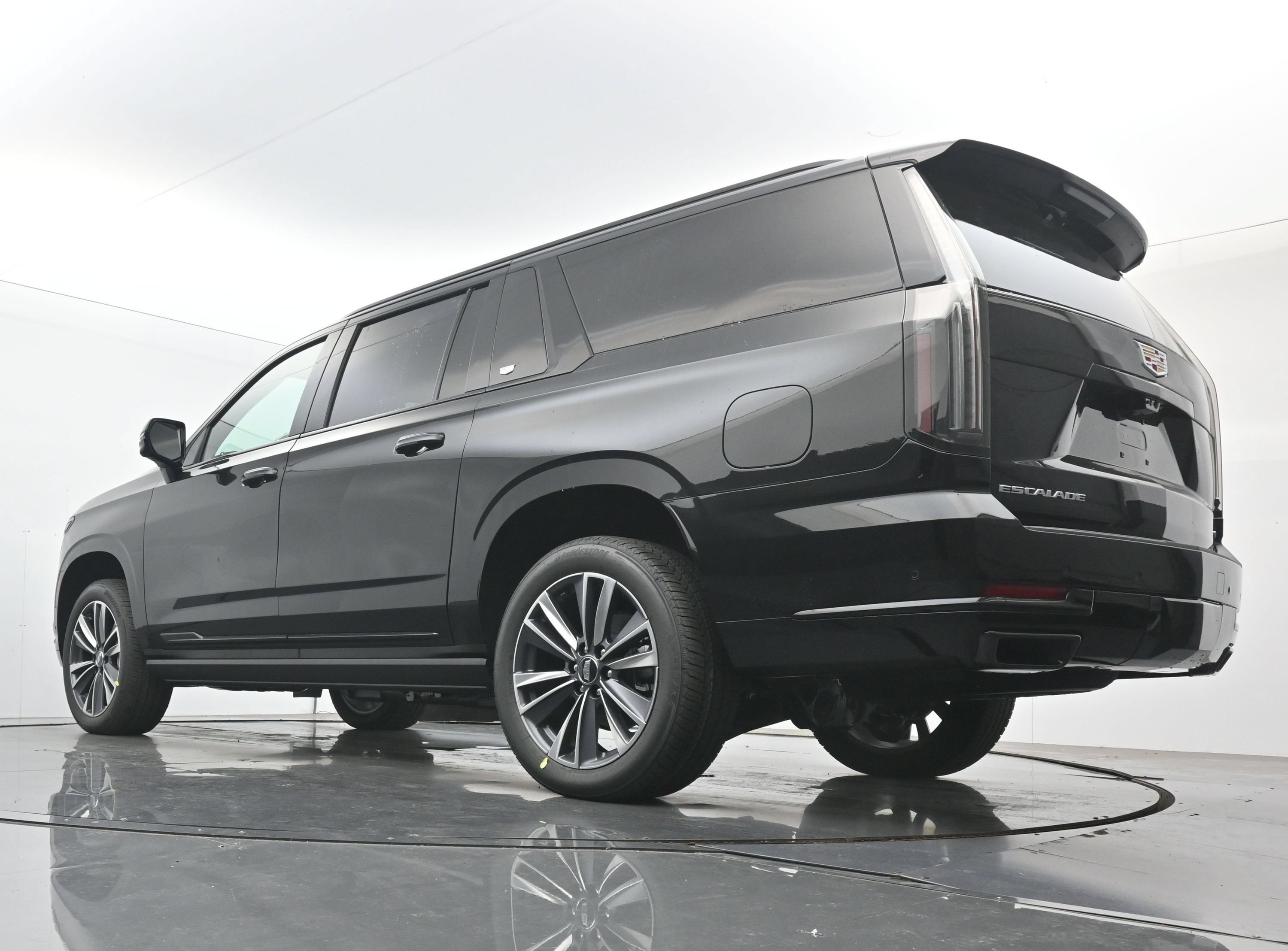 New 2026 Cadillac Escalade ESV Sport w/ Touring Package AWD/4WD image 17