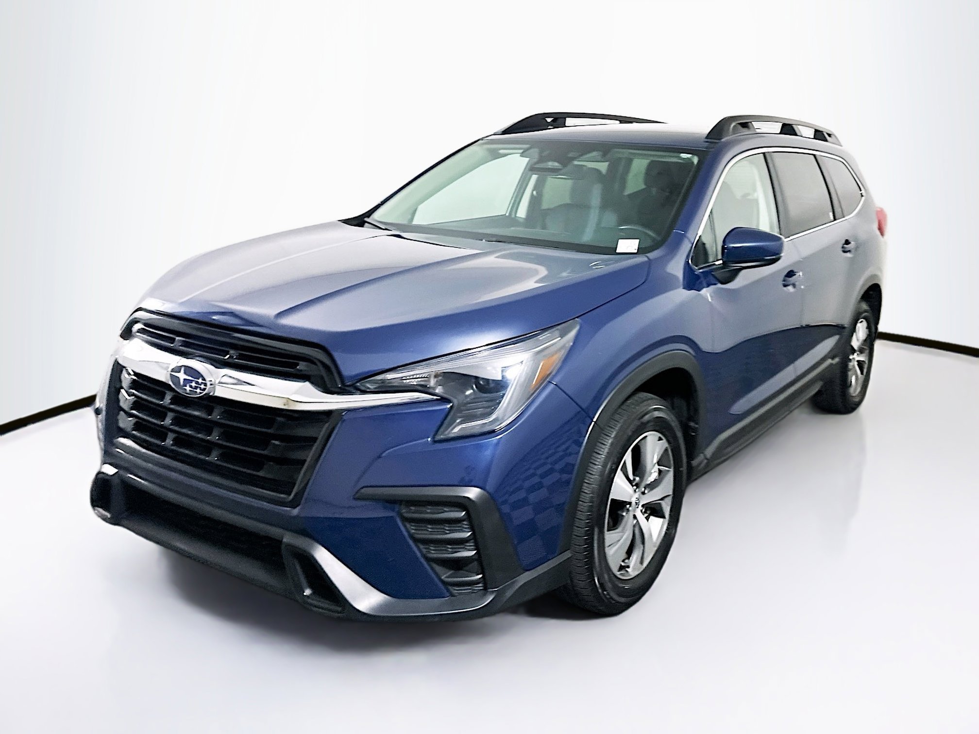 Used 2025 Subaru Ascent Premium image 3
