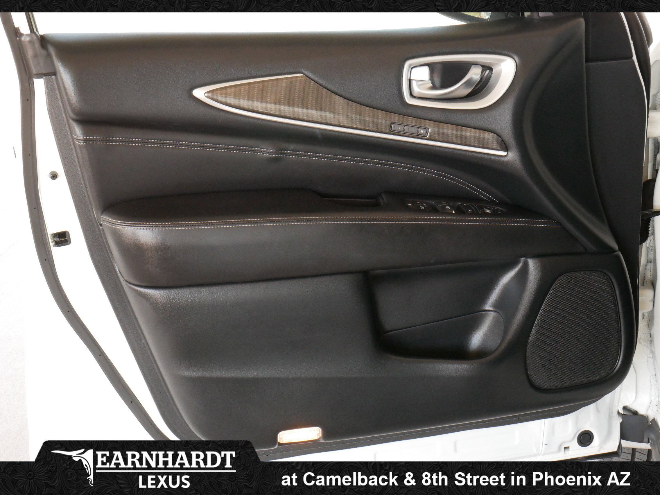 Used 2020 INFINITI QX60 Luxe w/ Essential Package FWD image 6
