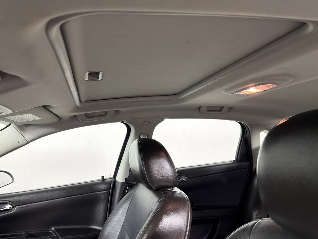 Used 2009 Chevrolet Impala LT FWD image 14